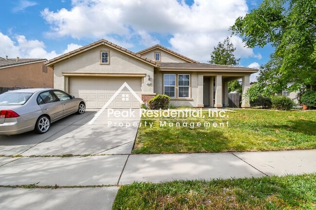 Building Photo - Spacious 4bd/2ba Plumas Lake Home with 2 C...