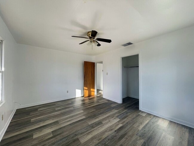 Photo - Cozy Modern Living – Bright 2-Bedroom Home Near Snyder High