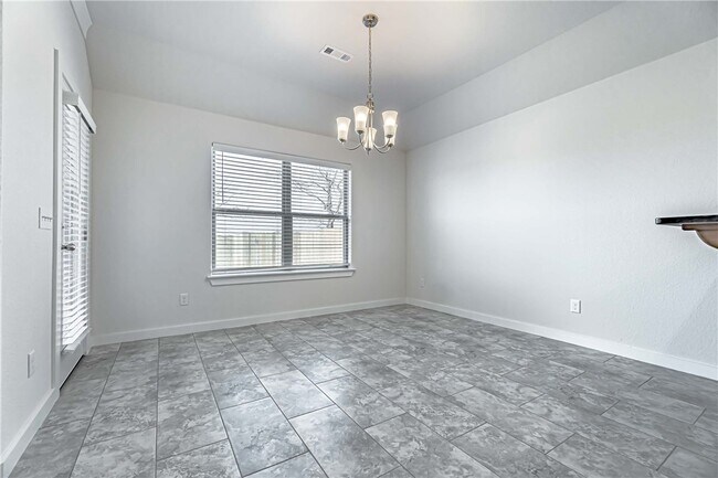 Photo - 219 S Geranium Ln