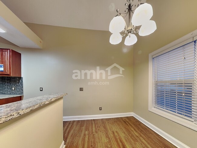 Photo - 1009 Loch Lomond Cir