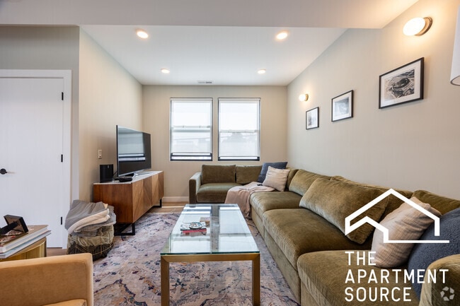 Building Photo - 2412 W Belden Ave Unit 2R Rental