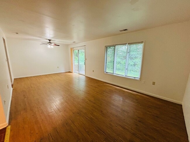 Photo - 319 Shenandoah Cir
