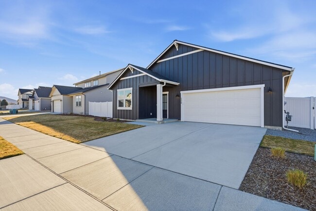 Photo - Beautiful 3 Bedroom Home with Open Living Space, Large Pantry & 2-Car Garage