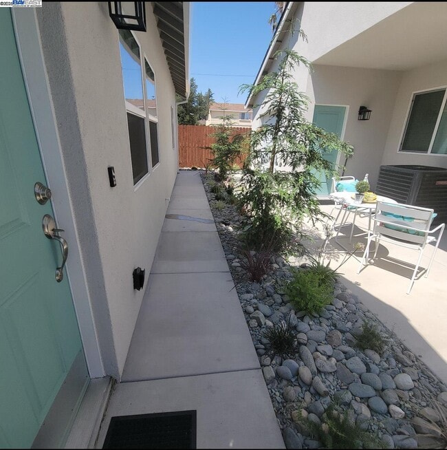 Photo - 2625 Beaumont St