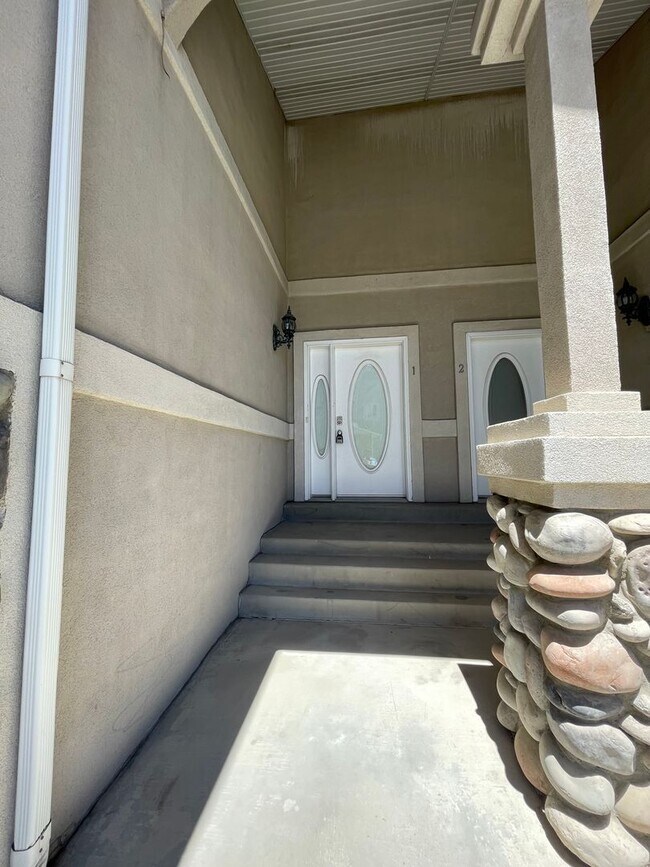 Photo - 620 N Fairfield Rd