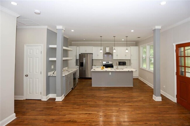 Photo - 1333 Lyle Ave