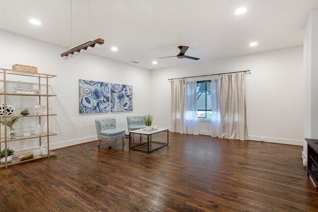 Photo - 5602 Lindell Ave