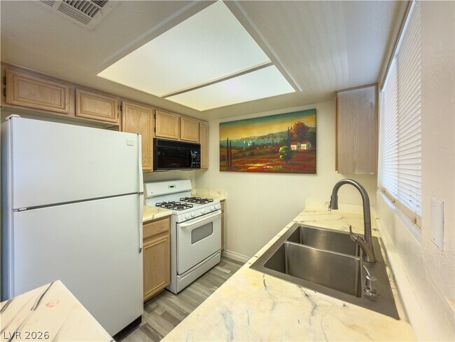Photo - 8070 W Russell Rd Unit 2063