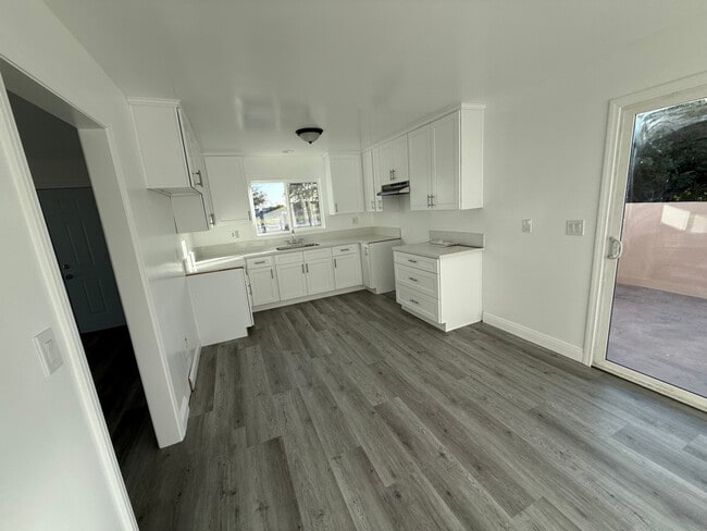 Photo - 3275 Saturn Ave Unidad A