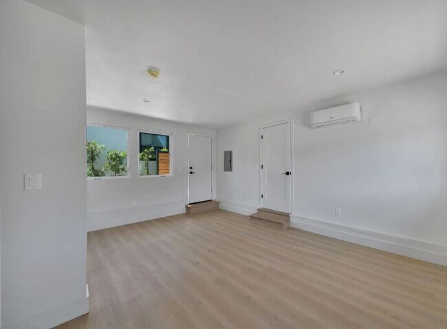 Photo - Stylish Santa Monica studio with w/d in unit, and private rear yard.