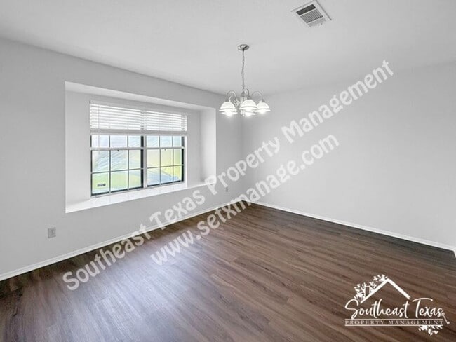 Photo - 1099 Sunmeadow Dr