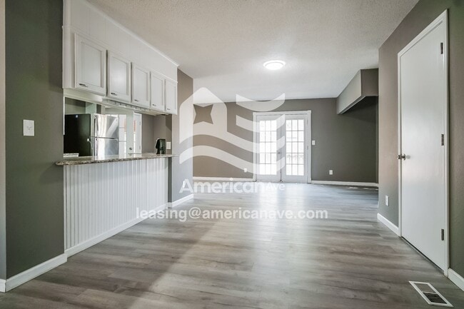 Photo - 504 N Dogwood St