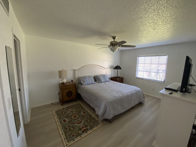 944 Capri Isles Blvd