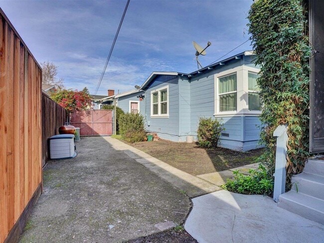 Photo - Charming one bed house in heart of Berkeley!