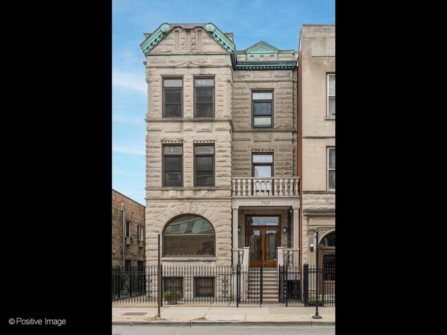 Photo - 709 W Diversey Pkwy Apartamento Unidad 3