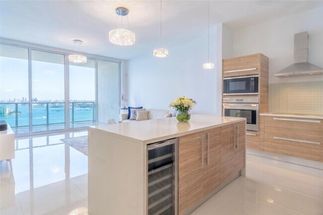 Photo - 2020 N Bayshore Dr Unit 2404
