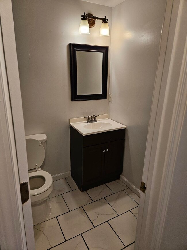 Photo - 110 White Oak Ct