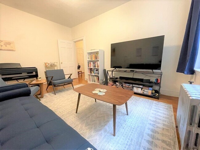 Photo - 17 Gray St Unit 2