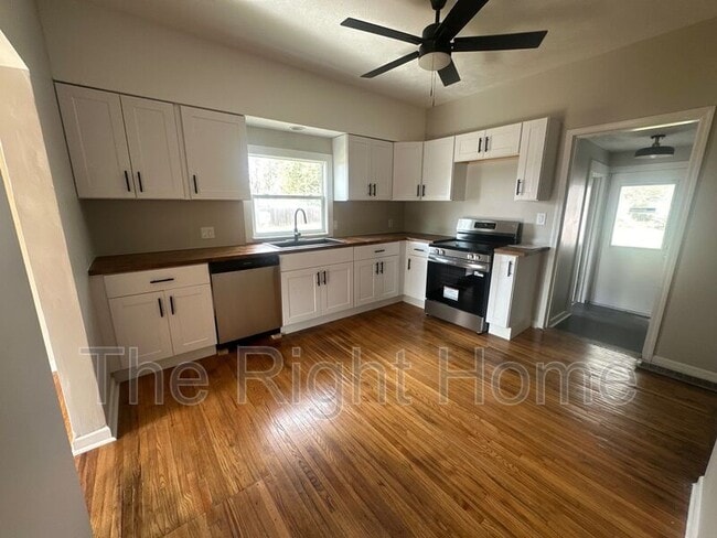 Photo - 4444 N 60th St