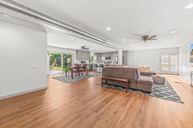 Photo - 1558 Wakefield Ave