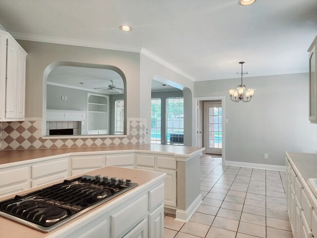 Photo - 819 Old Valley Way