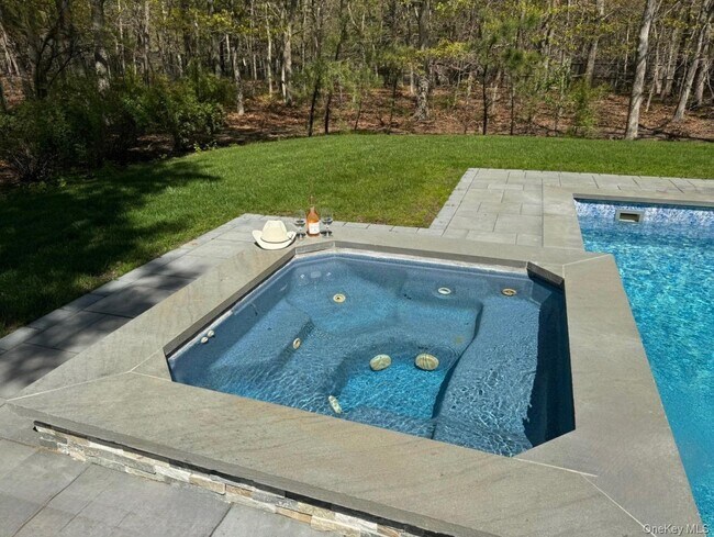 Photo - 4 Bennett Dr