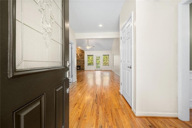 Photo - 307 Willow Brook Ln