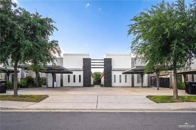 Building Photo - 11 E la Cantera Ave Unit 4