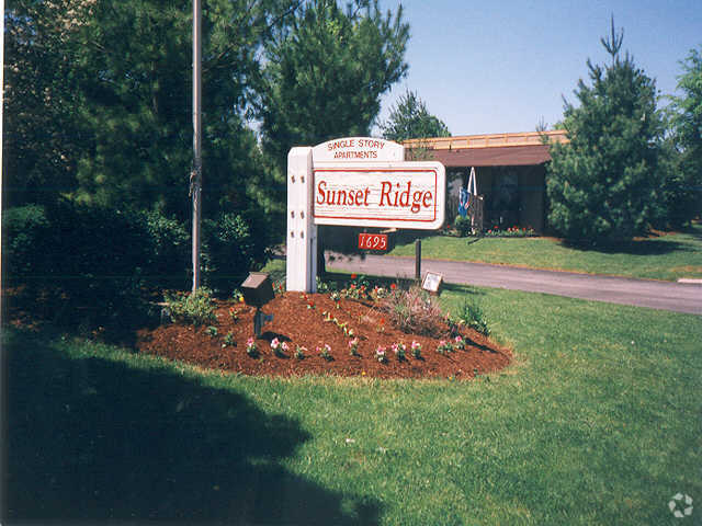 Sunset Ridge Apartments - Sunset Ridge Apartments