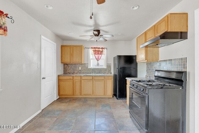 Photo - 5608 Pollard St