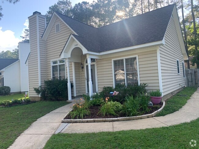 Building Photo - 2140 Tanglewood Rd Rental