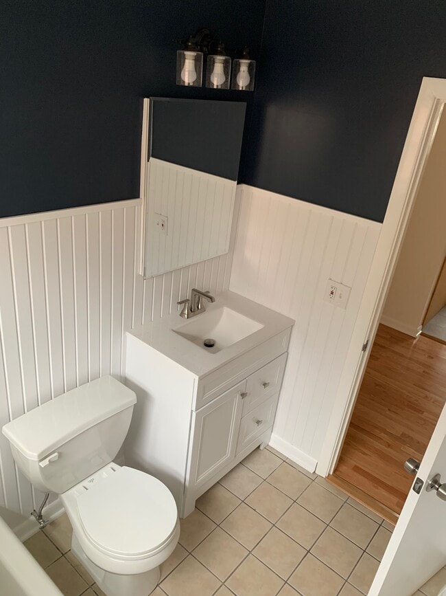 baño completo - 1641 Linden St Unidad 1st floor