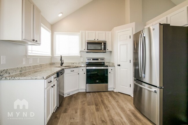 Photo - 599 Janelle Cove Way