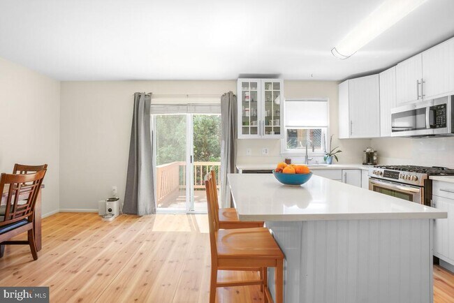 Photo - 46934 Trumpet Cir
