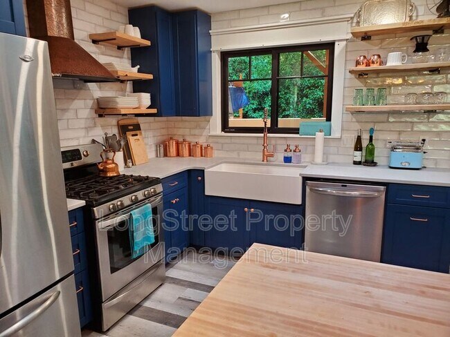 Photo - 2910 NW Miller Ln