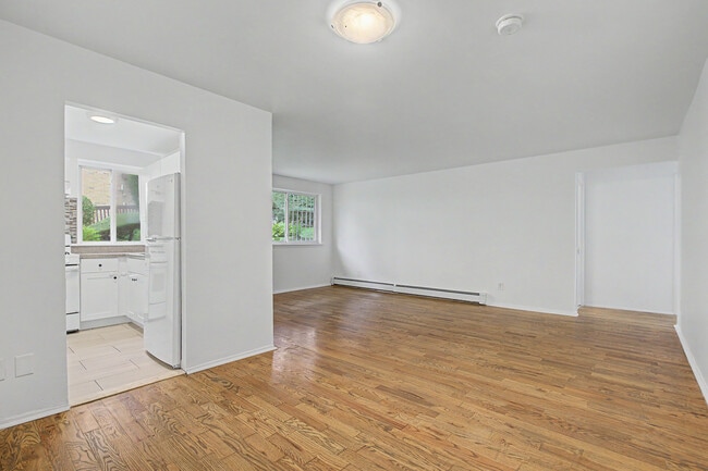 Photo - 345 N Broadway