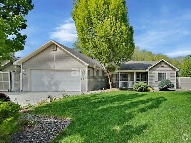 Building Photo - 257 S Delphinium Ave Rental