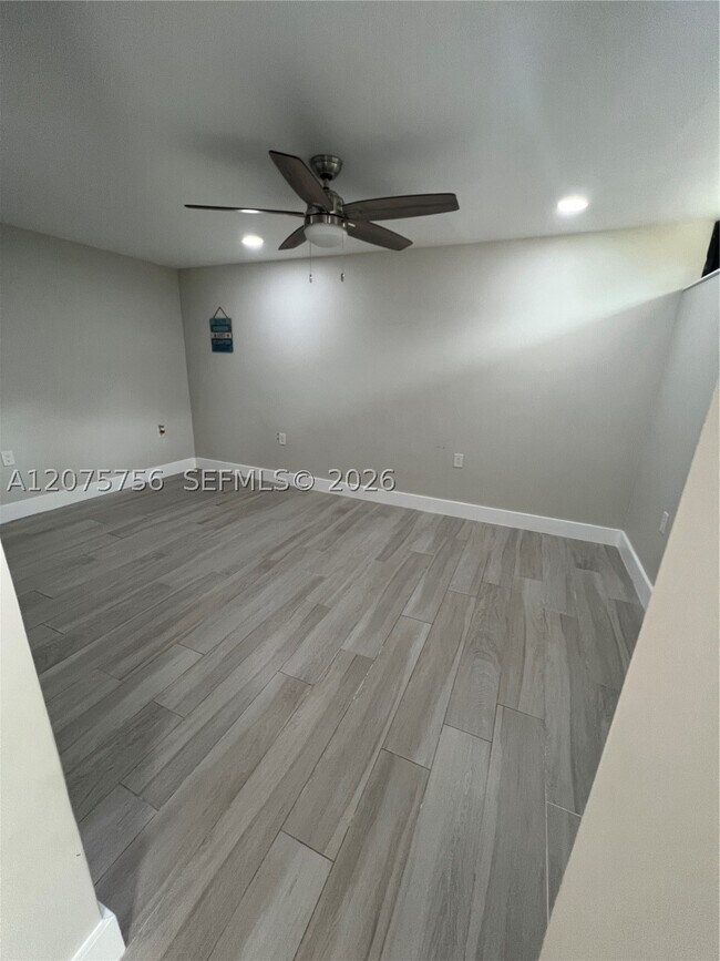 15012 Royal Palm Ave
