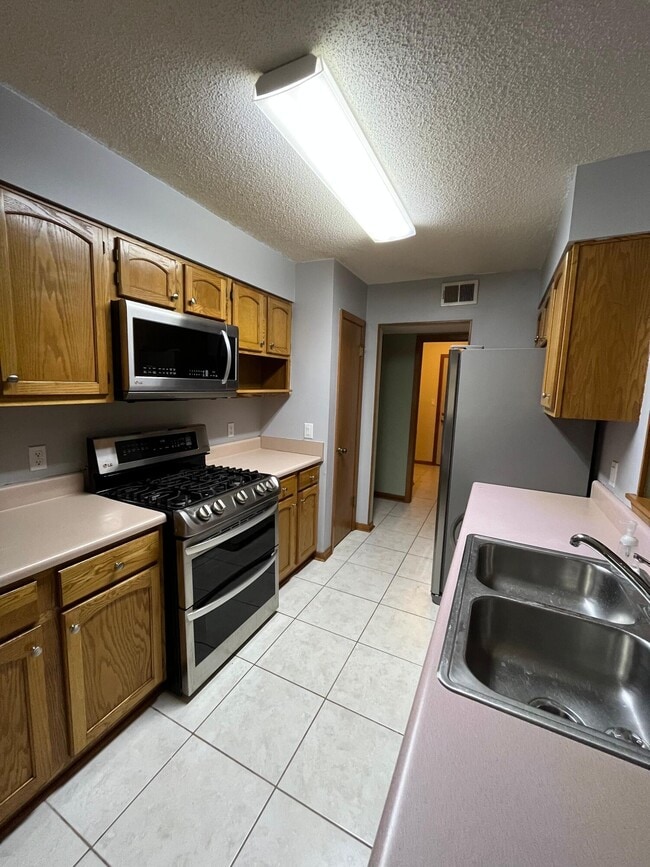 Photo - 3945 Balsam Dr