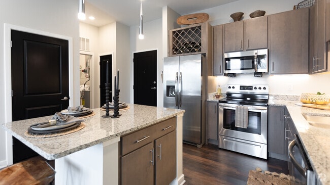 2BR,2BA,-The New Hampshire