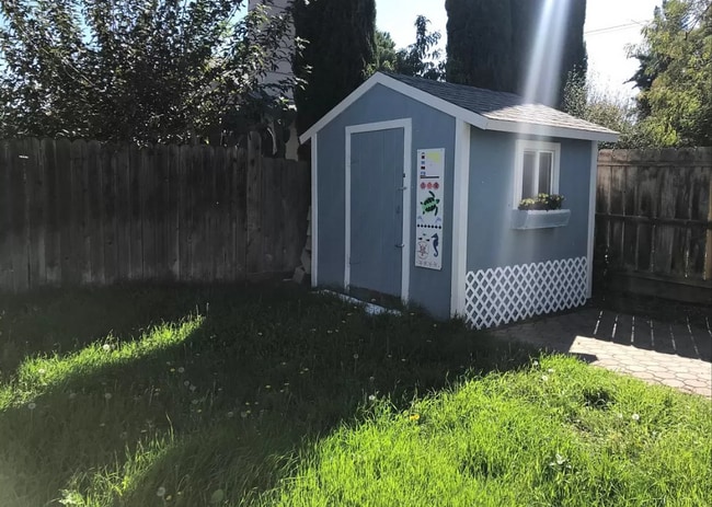 Photo - Close to freeway and shopping
