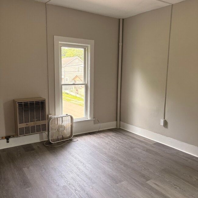 223 Baker St Unit 3