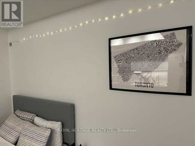 Photo - 2020 Bathurst St