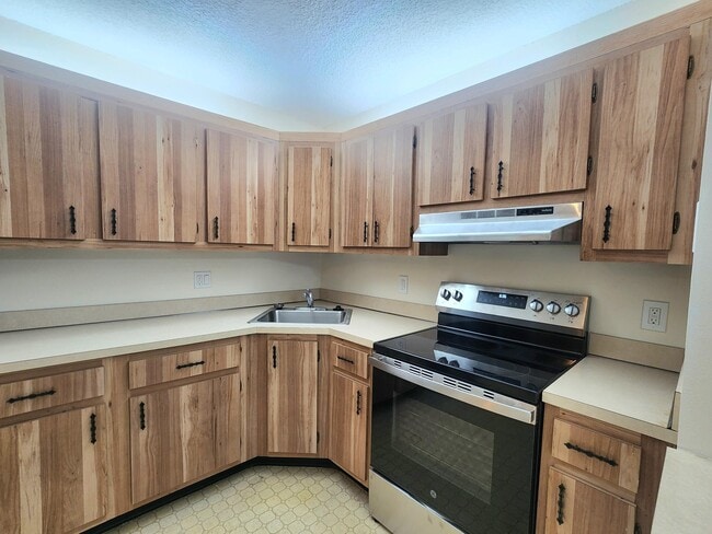 Photo - 133 Lake Pine Cir