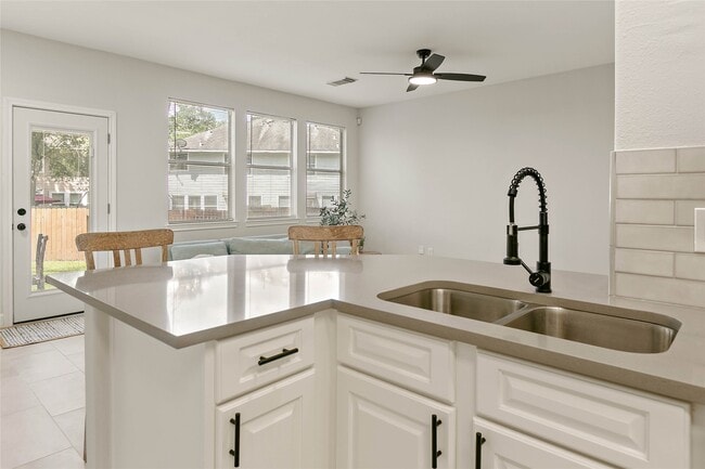 Photo - 10 Scenic Brook Ct
