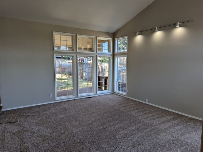 Photo - 5817 Cobalt Loop SE