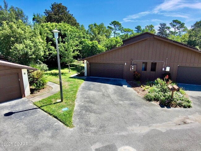 Building Photo - 10 Cherokee Trail