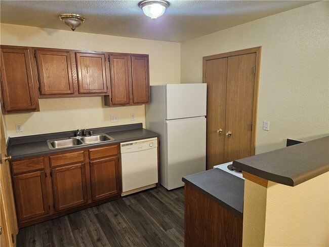 Photo - 322 Sadie Ln