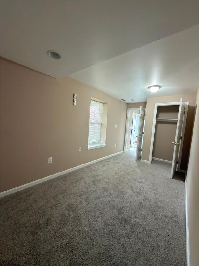 Building Photo - 12045 Bamburgh Ct Unit Basement Room 3