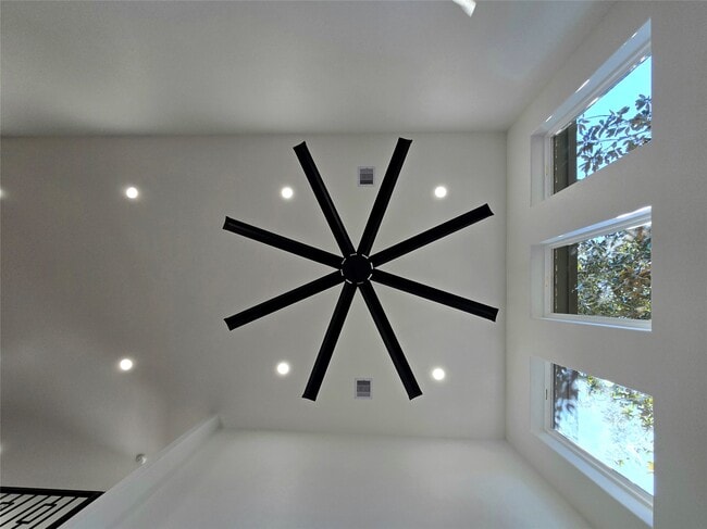 Photo - 14811 Wallach Dr